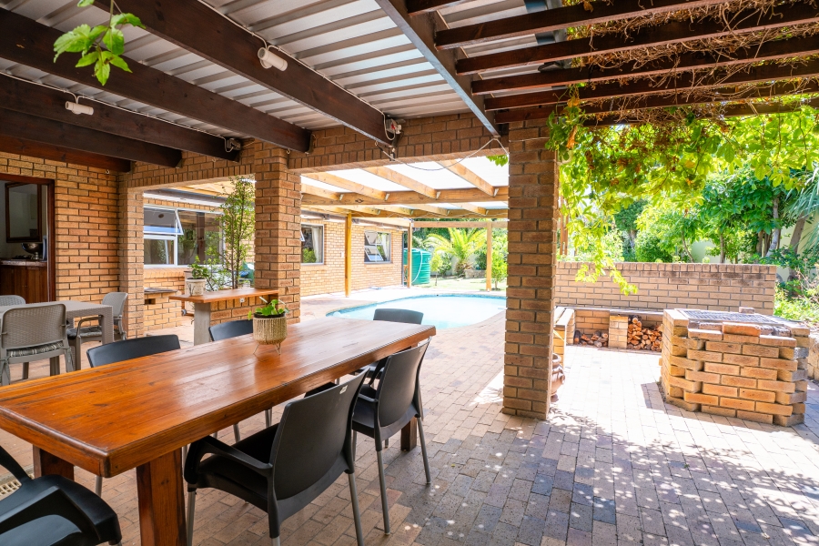 3 Bedroom Property for Sale in Helderrand Western Cape